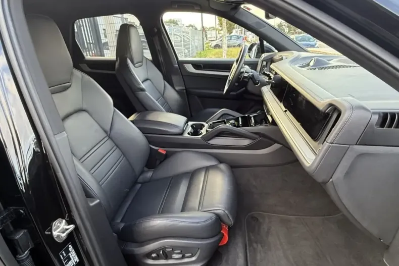 Porsche Cayenne din 2024 cu 23.854 km - oferta POR131096 - foto 5