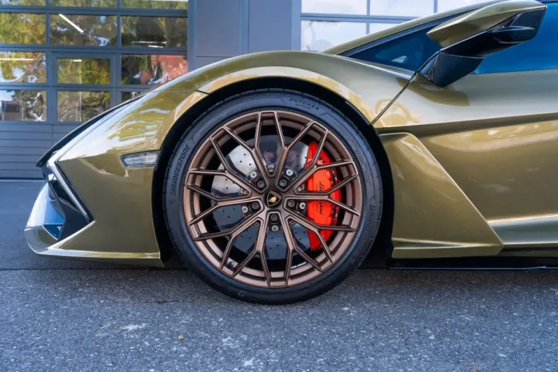 Lamborghini Revuelto din 2024 cu 3.490 km - oferta LAM131100 - foto 3