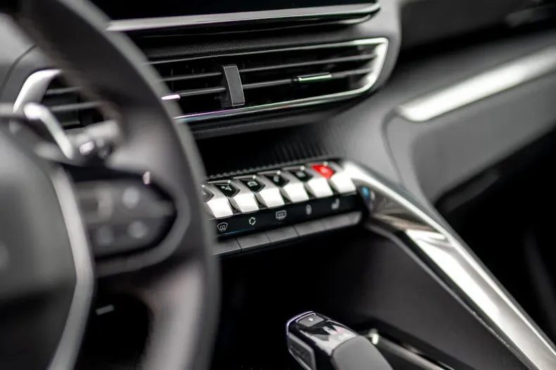 Peugeot 3008 din 2022 cu 18.600 km - oferta PEU131155 - foto 30