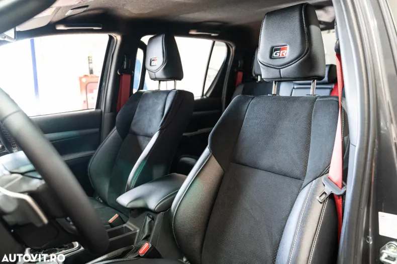 Toyota Hilux din 2025 cu 18 km - oferta TOY131169 - foto 6