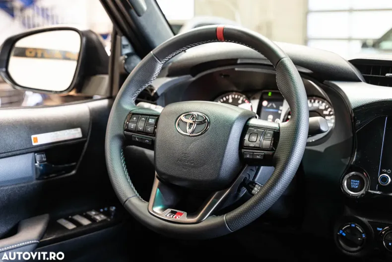 Toyota Hilux din 2025 cu 18 km - oferta TOY131169 - foto 8