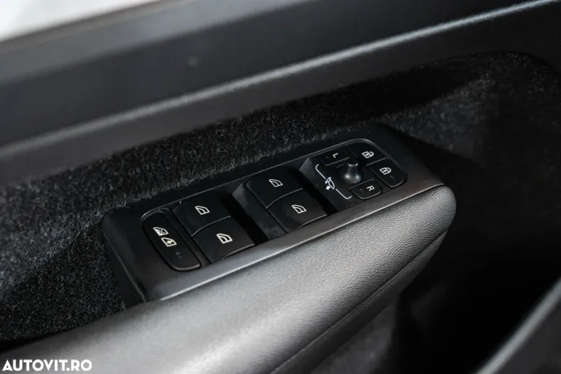 Volvo XC40 din 2020 cu 145.017 km - oferta VOL131172 - foto 25