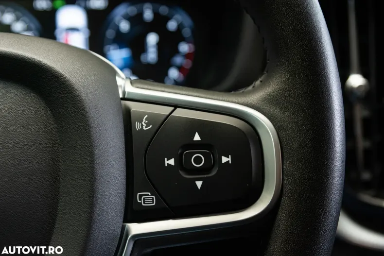 Volvo XC60 din 2020 cu 98.319 km - oferta VOL131181 - foto 21