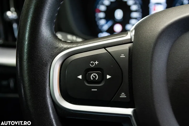 Volvo XC60 din 2020 cu 98.319 km - oferta VOL131181 - foto 22