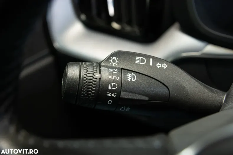 Volvo XC60 din 2020 cu 98.319 km - oferta VOL131181 - foto 24