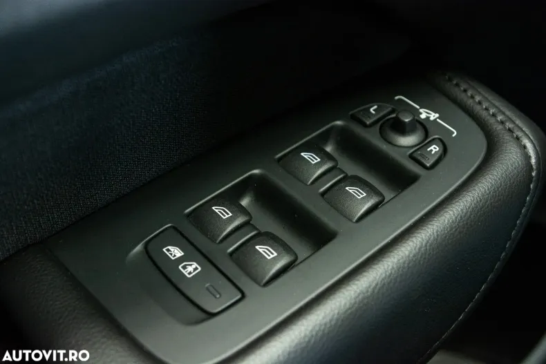 Volvo XC60 din 2020 cu 98.319 km - oferta VOL131181 - foto 26