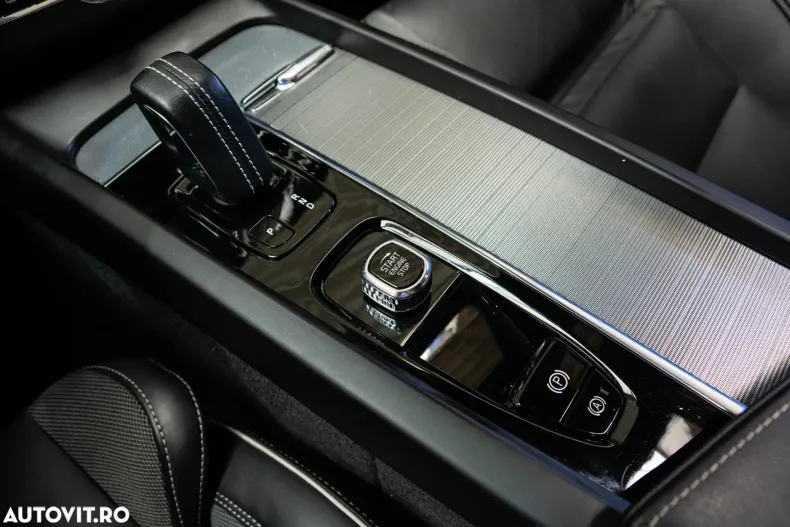 Volvo XC60 din 2022 cu 157.865 km - oferta VOL131194 - foto 15