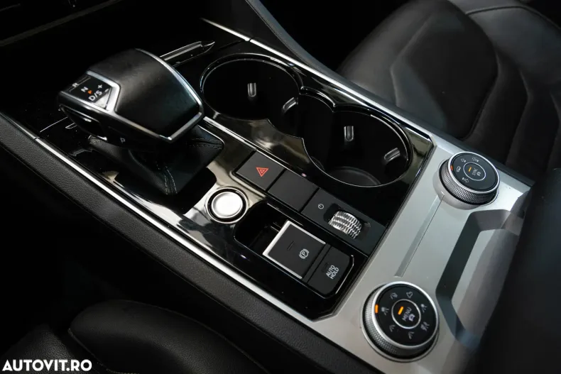 Volkswagen Touareg din 2022 cu 143.448 km - oferta VOL131202 - foto 16