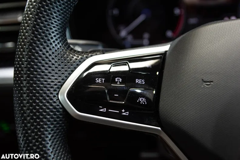 Volkswagen Touareg din 2022 cu 143.448 km - oferta VOL131202 - foto 23