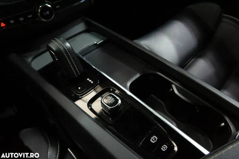 Volvo XC60 din 2022 cu 48.000 km - oferta VOL131213 - foto 18