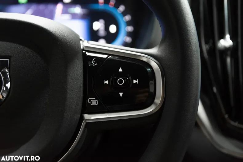 Volvo XC60 din 2022 cu 48.000 km - oferta VOL131213 - foto 23