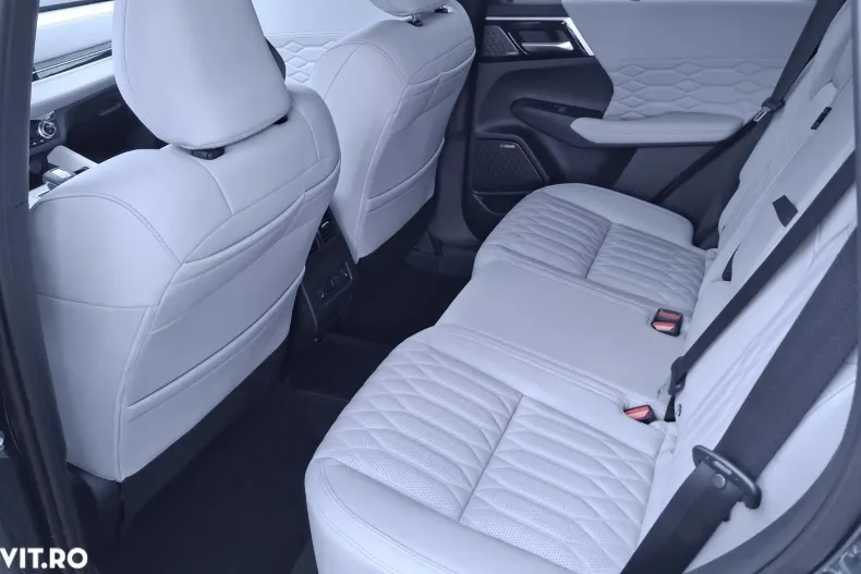 Mitsubishi Outlander din 2025 cu 1 km - oferta MIT131248 - foto 11