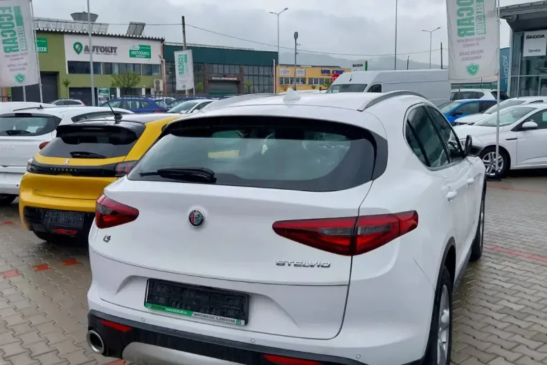 Alfa Romeo Stelvio din 2019 cu 89.156 km - oferta ALF131277 - foto 2