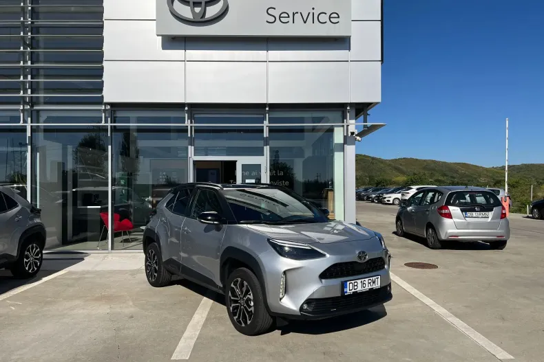 Toyota Yaris Cross din 2025 cu 3.837 km - oferta TOY131281 - foto 1