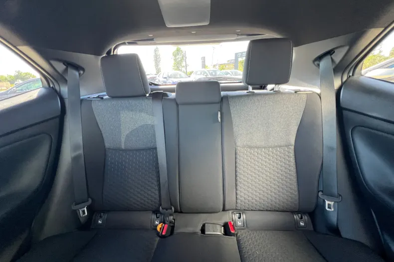 Toyota Yaris Cross din 2025 cu 3.837 km - oferta TOY131281 - foto 19