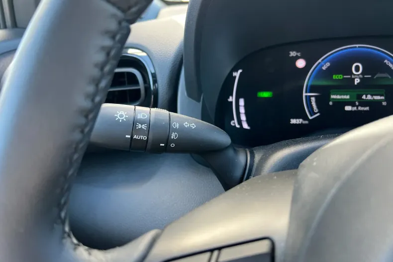 Toyota Yaris Cross din 2025 cu 3.837 km - oferta TOY131281 - foto 31