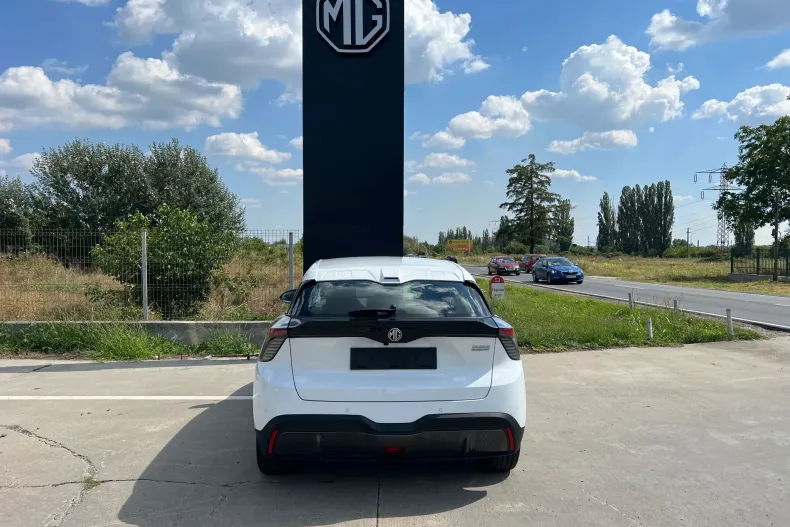 MG MG4 din 2024 cu 4.200 km - oferta MG0131282 - foto 8