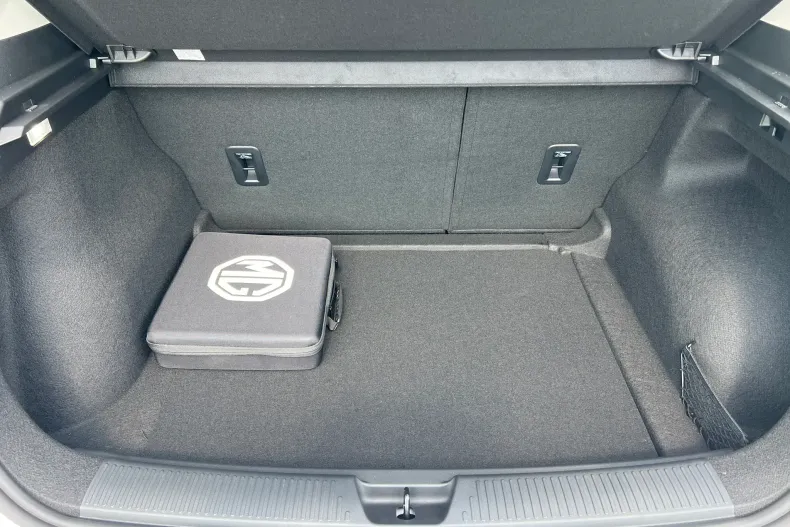 MG MG4 din 2024 cu 4.200 km - oferta MG0131282 - foto 13