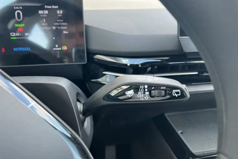 MG MG4 din 2024 cu 4.200 km - oferta MG0131282 - foto 26