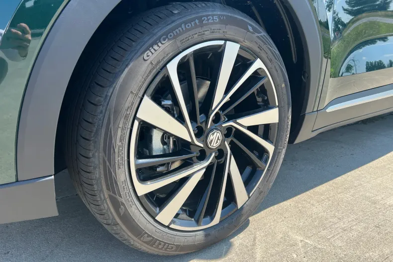 MG ZS HEV din 2025 cu 15 km - oferta MG0131283 - foto 10