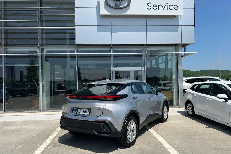 Toyota C-HR din 2025 cu 2.000 km - oferta TOY131285 - foto 3