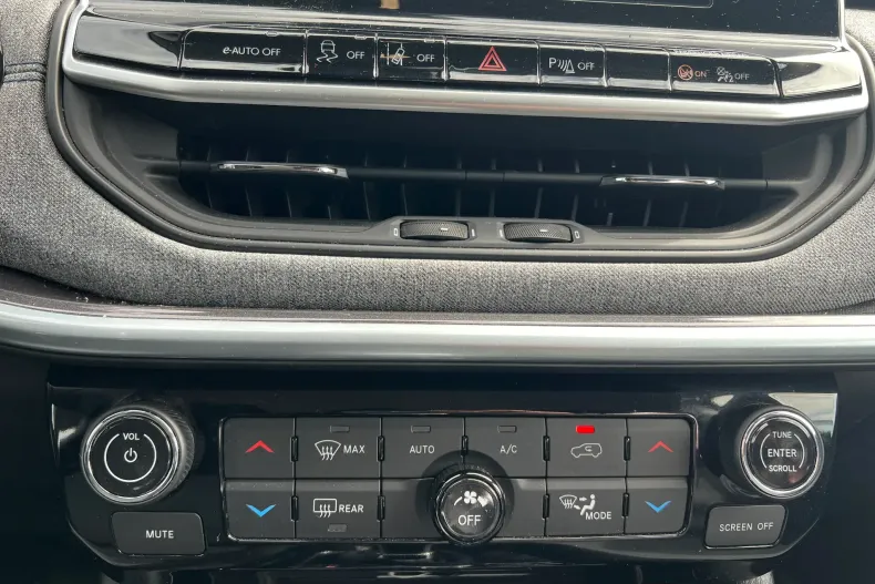 Jeep Compass din 2022 cu 44.479 km - oferta JEE131288 - foto 20