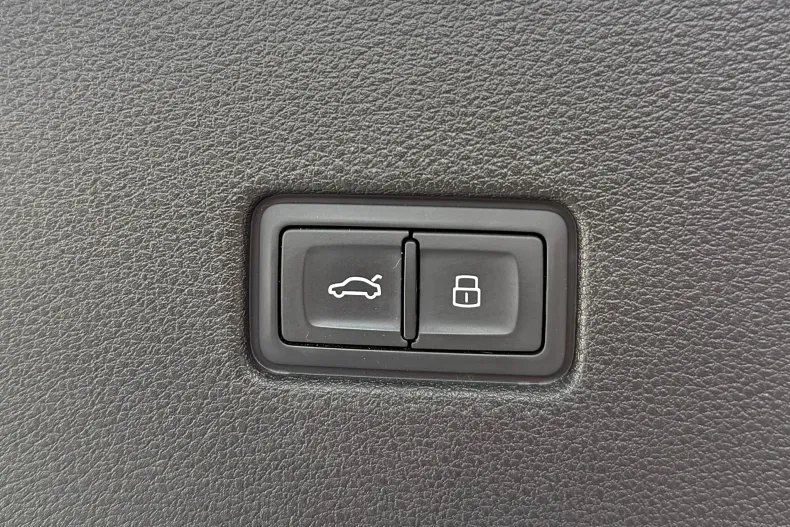 Audi Q8 din 2020 cu 103.000 km - oferta AUD131306 - foto 19