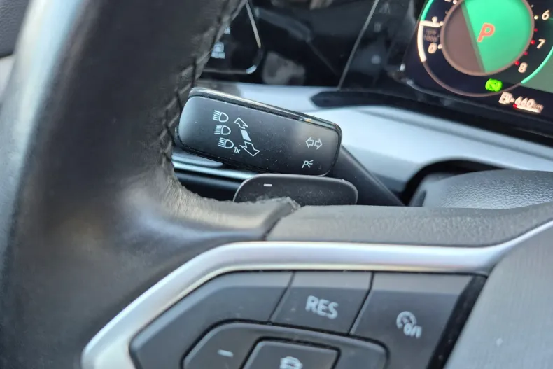 Volkswagen Golf din 2024 cu 51.459 km - oferta VOL131320 - foto 15