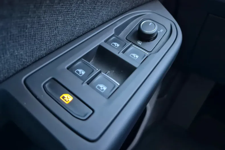 Volkswagen Golf din 2024 cu 51.459 km - oferta VOL131320 - foto 31