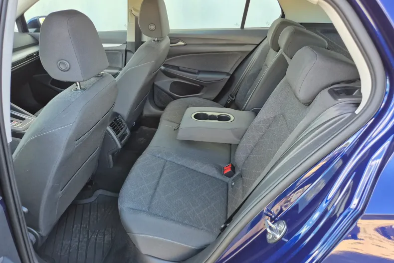 Volkswagen Golf din 2024 cu 47.422 km - oferta VOL131323 - foto 13