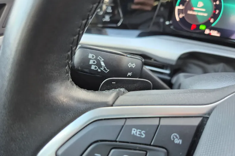 Volkswagen Golf din 2024 cu 47.422 km - oferta VOL131323 - foto 16