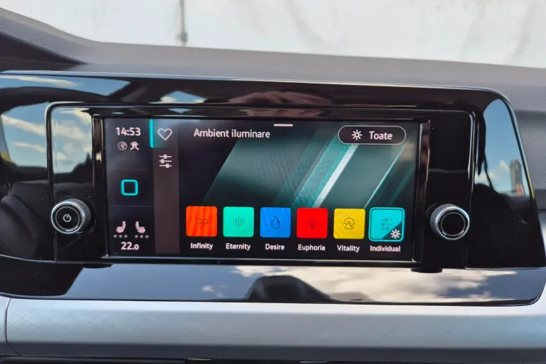 Volkswagen Golf din 2024 cu 47.422 km - oferta VOL131323 - foto 31