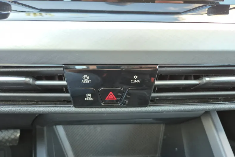 Volkswagen Golf din 2024 cu 47.422 km - oferta VOL131323 - foto 33