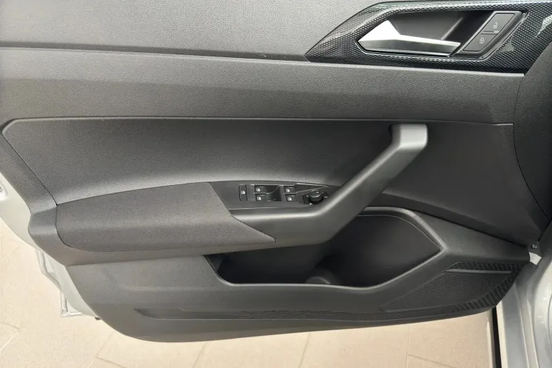 Volkswagen Taigo din 2025 cu 2.800 km - oferta VOL131351 - foto 8