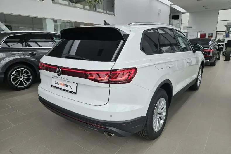 Volkswagen Touareg din 2025 cu 10 km - oferta VOL131354 - foto 2