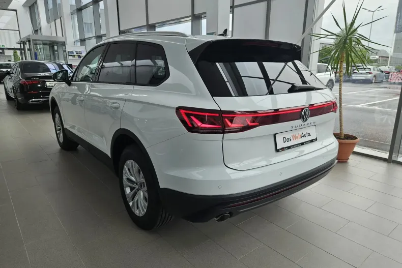 Volkswagen Touareg din 2025 cu 10 km - oferta VOL131354 - foto 5