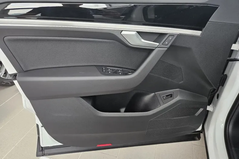 Volkswagen Touareg din 2025 cu 10 km - oferta VOL131354 - foto 7