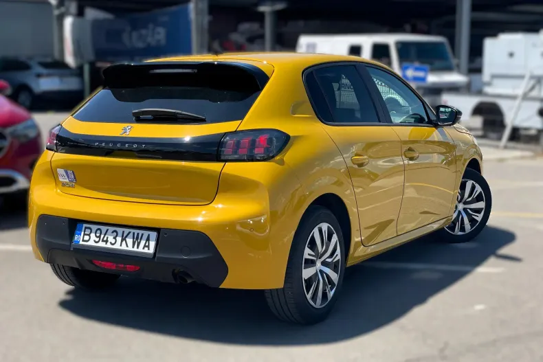 Peugeot 208 din 2023 cu 76.354 km - oferta PEU131362 - foto 6