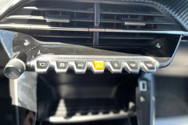 Peugeot 208 din 2023 cu 76.354 km - oferta PEU131362 - foto 12