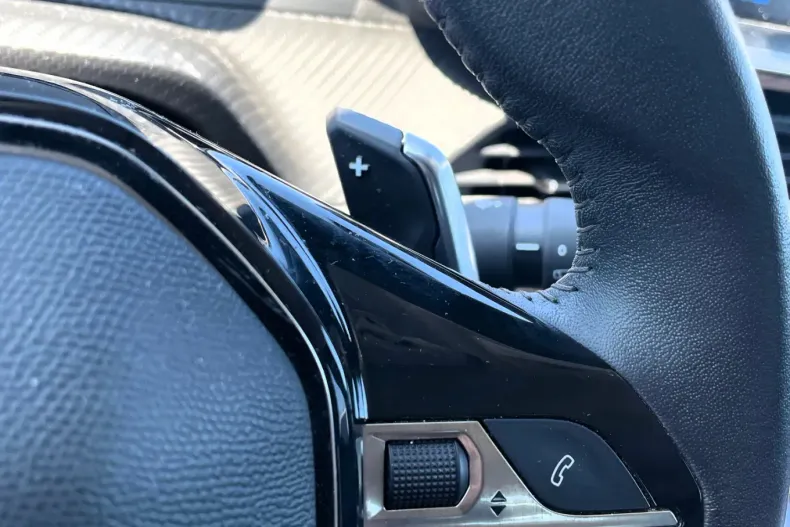 Peugeot 208 din 2023 cu 76.354 km - oferta PEU131362 - foto 18