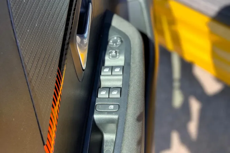 Peugeot 208 din 2023 cu 76.354 km - oferta PEU131362 - foto 19