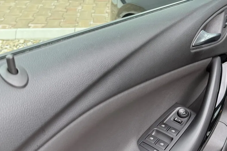 Opel Astra din 2020 cu 139.385 km - oferta OPE131390 - foto 23