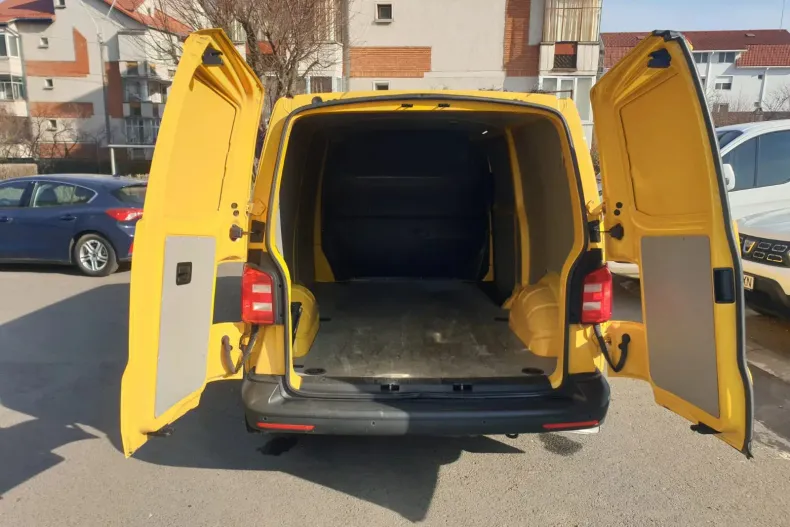 Volkswagen Transporter din 2019 cu 138.400 km - oferta VOL131415 - foto 9
