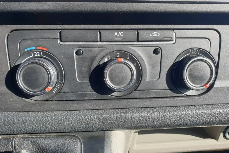 Volkswagen Transporter din 2019 cu 138.400 km - oferta VOL131415 - foto 25