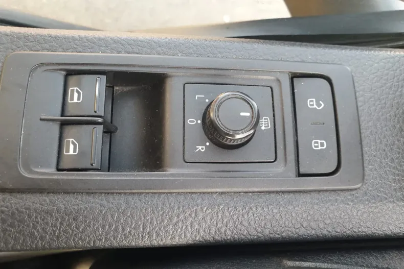 Volkswagen Transporter din 2019 cu 138.400 km - oferta VOL131415 - foto 29