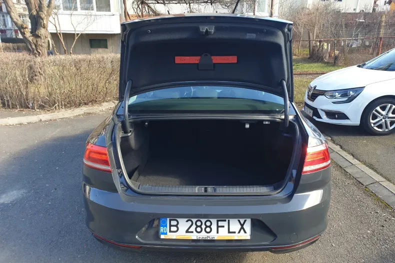 Volkswagen Passat din 2019 cu 142.840 km - oferta VOL131421 - foto 10