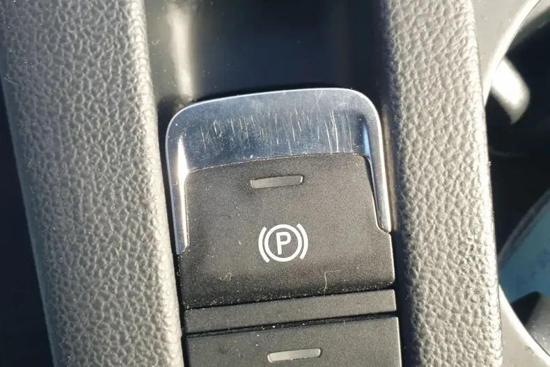 Volkswagen Passat din 2019 cu 142.840 km - oferta VOL131421 - foto 30