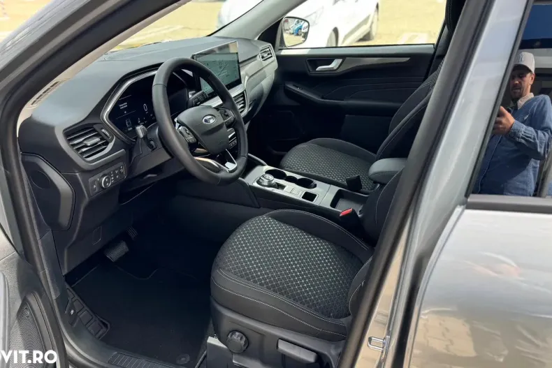 Ford Kuga din 2025 cu 1 km - oferta FOR131458 - foto 8