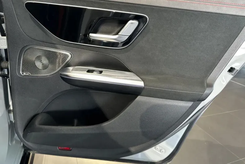 Mercedes-Benz EQE din 2022 cu 25.000 km - oferta MER131472 - foto 14