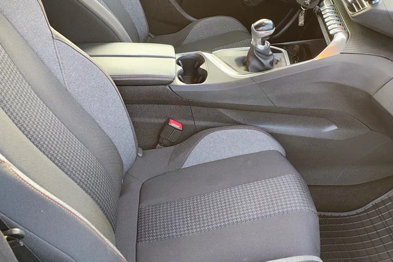 Peugeot 3008 din 2019 cu 152.000 km - oferta PEU131484 - foto 7